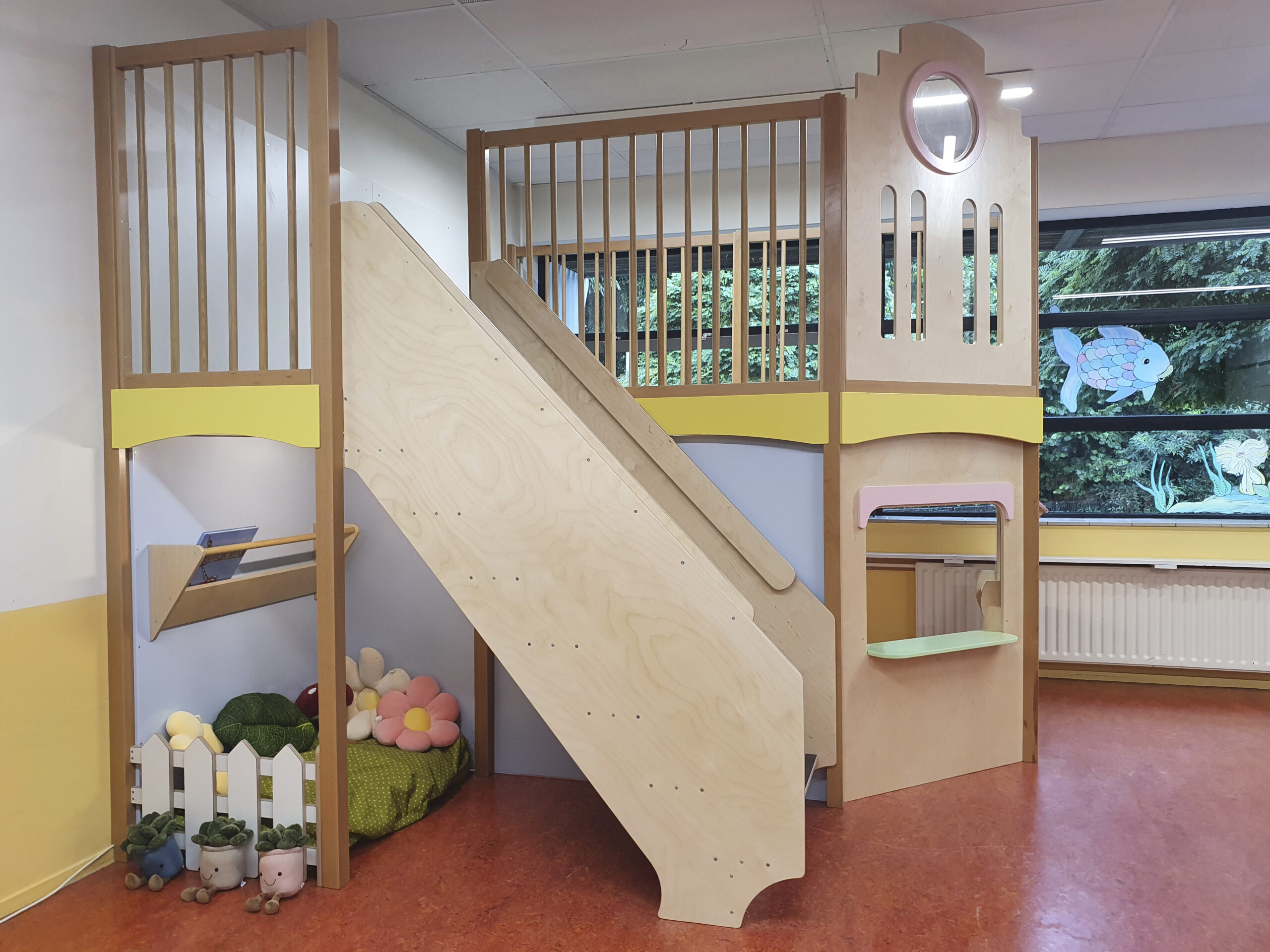 Maatwerk speelwerkverdieping met leeshoek